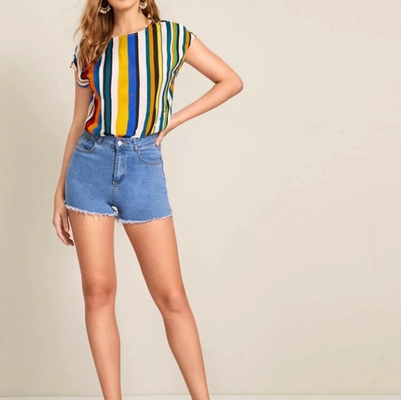 ๐ New Arrival ๐ Twist back Blouse๐ - Picture 3 of 3